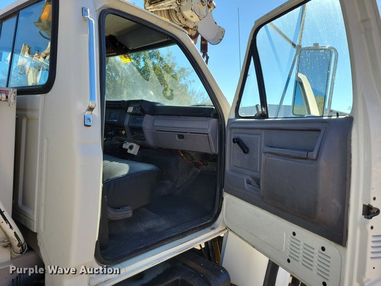 image for item EA2722 1998 Ford F8000 digger derrick truck
