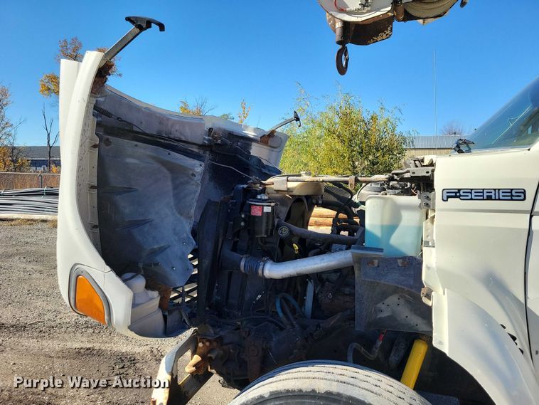 image for item EA2722 1998 Ford F8000 digger derrick truck