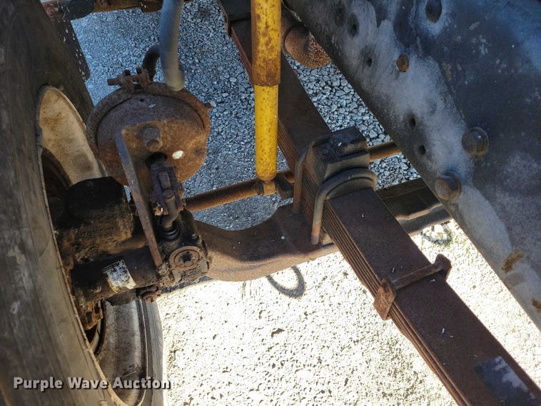 image for item EA2722 1998 Ford F8000 digger derrick truck