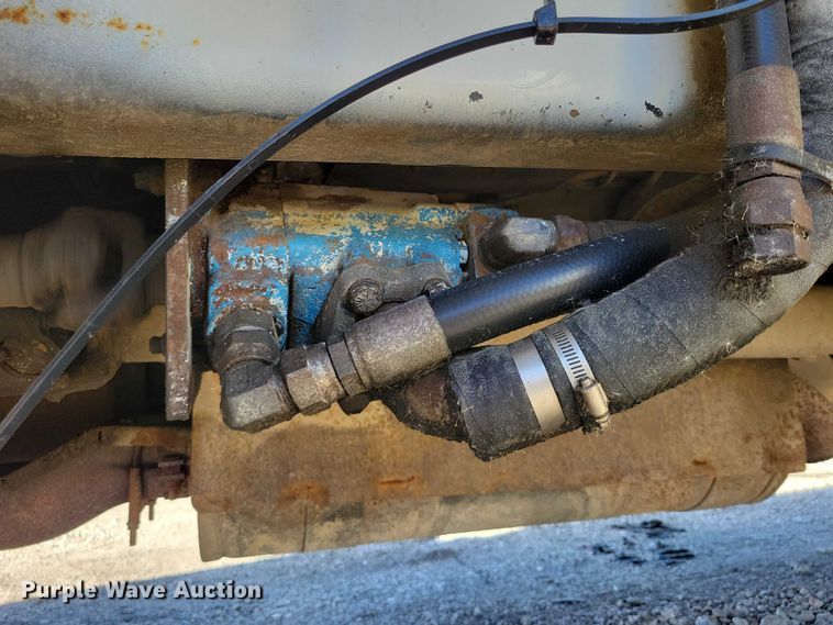 image for item EA2722 1998 Ford F8000 digger derrick truck