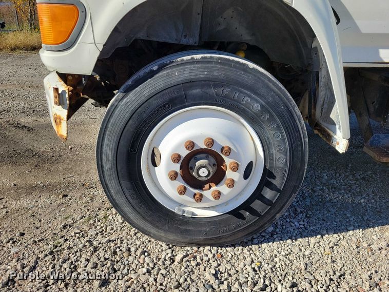 image for item EA2722 1998 Ford F8000 digger derrick truck