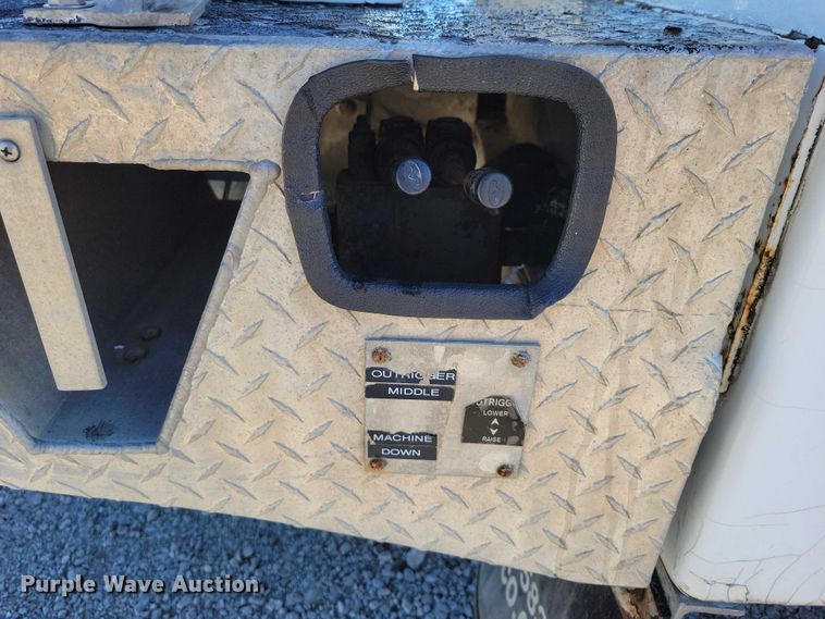 image for item EA2723 2008 Ford F550 Super Duty bucket truck