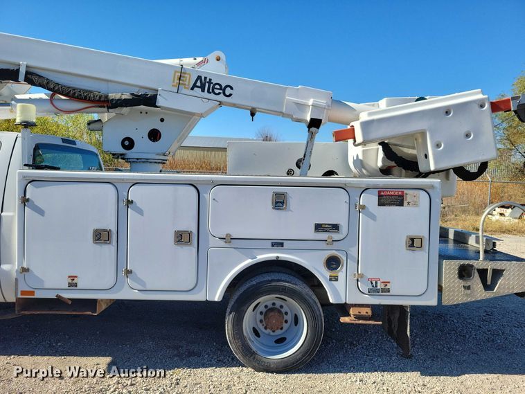 image for item EA2723 2008 Ford F550 Super Duty bucket truck