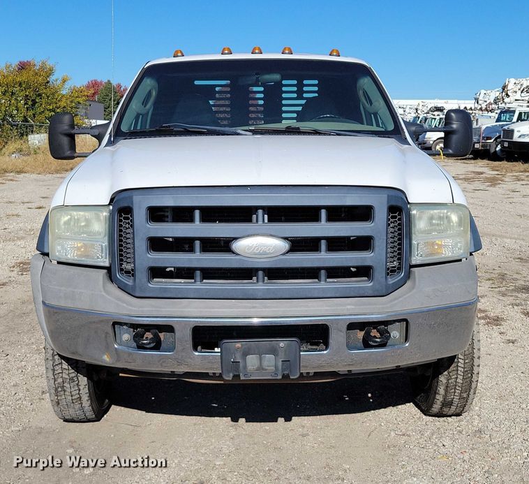 image for item EA2724 2006 Ford F550 Super Duty flatbed truck