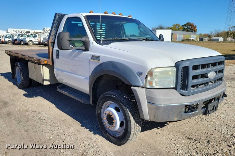 image for item EA2724 2006 Ford F550 Super Duty flatbed truck