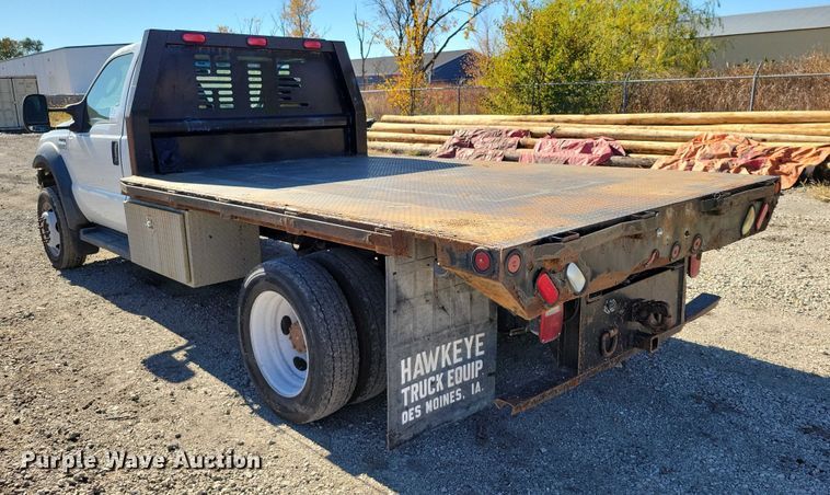 image for item EA2724 2006 Ford F550 Super Duty flatbed truck