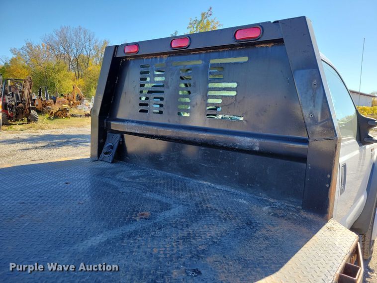 image for item EA2724 2006 Ford F550 Super Duty flatbed truck