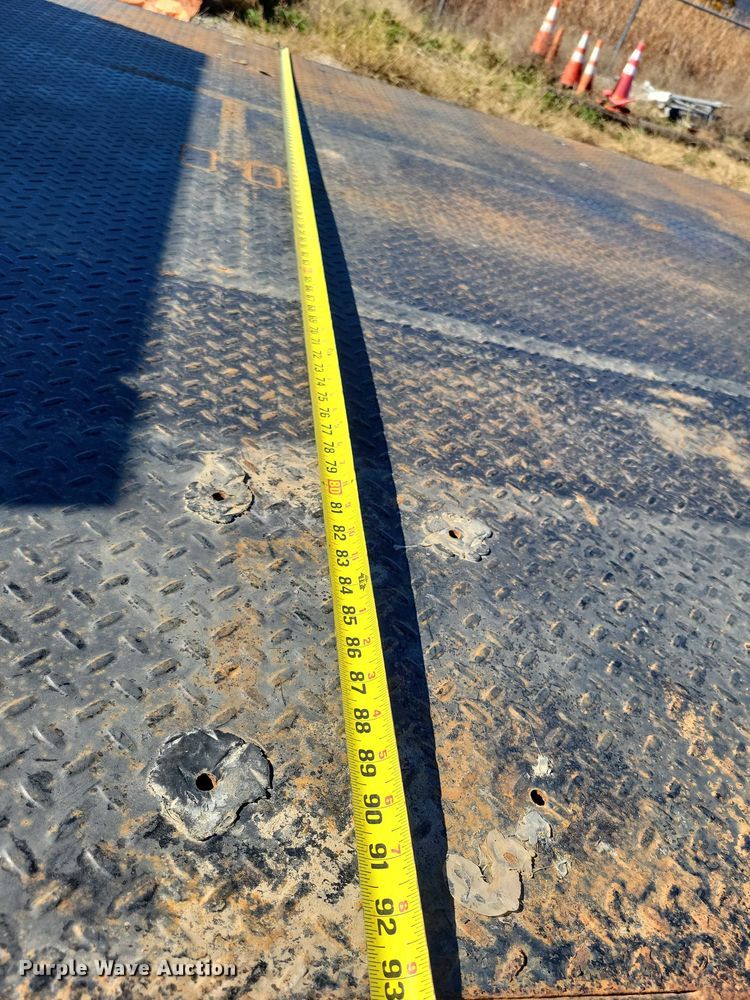 image for item EA2724 2006 Ford F550 Super Duty flatbed truck