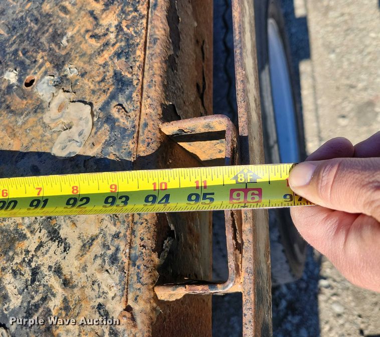 image for item EA2724 2006 Ford F550 Super Duty flatbed truck