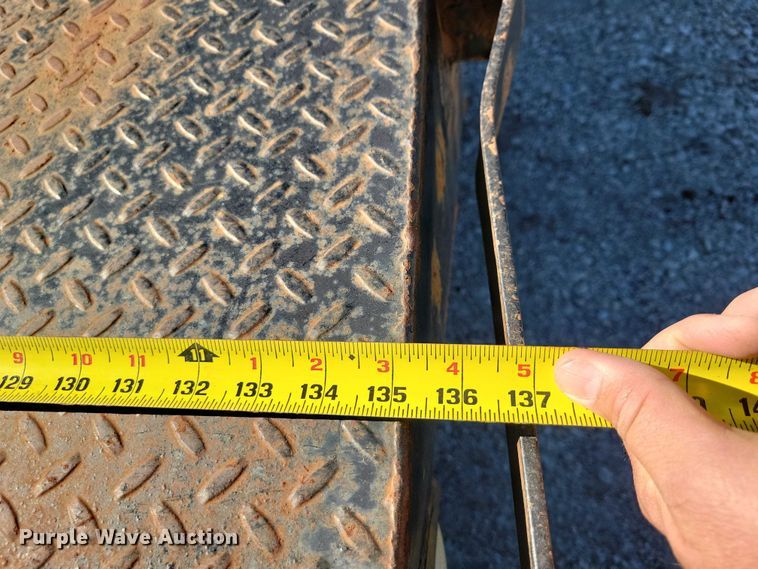 image for item EA2724 2006 Ford F550 Super Duty flatbed truck