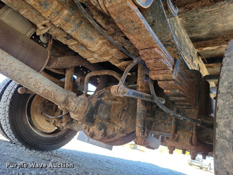 image for item EA2724 2006 Ford F550 Super Duty flatbed truck