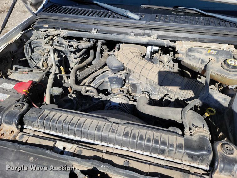 image for item EA2724 2006 Ford F550 Super Duty flatbed truck