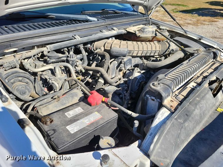 image for item EA2724 2006 Ford F550 Super Duty flatbed truck