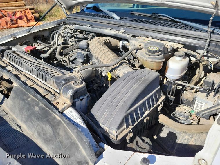 image for item EA2724 2006 Ford F550 Super Duty flatbed truck