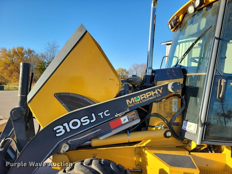 image for item EA2726 2010 John Deere 310SJ TC backhoe