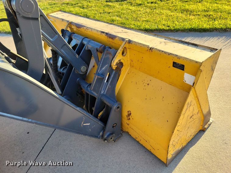 image for item EA2726 2010 John Deere 310SJ TC backhoe