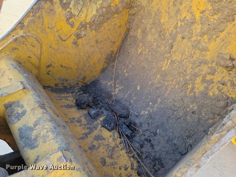 image for item EA2726 2010 John Deere 310SJ TC backhoe