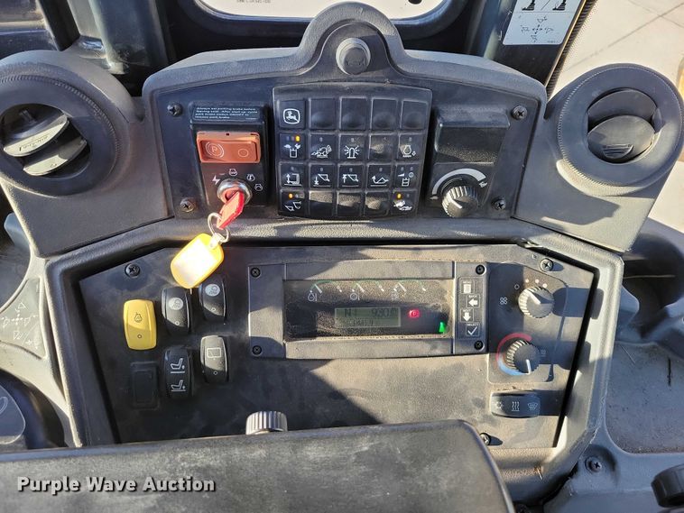 image for item EA2726 2010 John Deere 310SJ TC backhoe