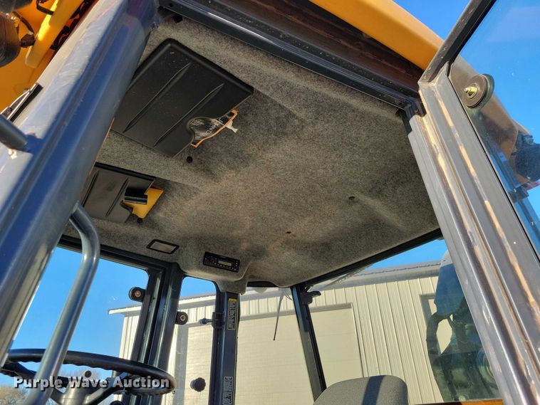 image for item EA2726 2010 John Deere 310SJ TC backhoe