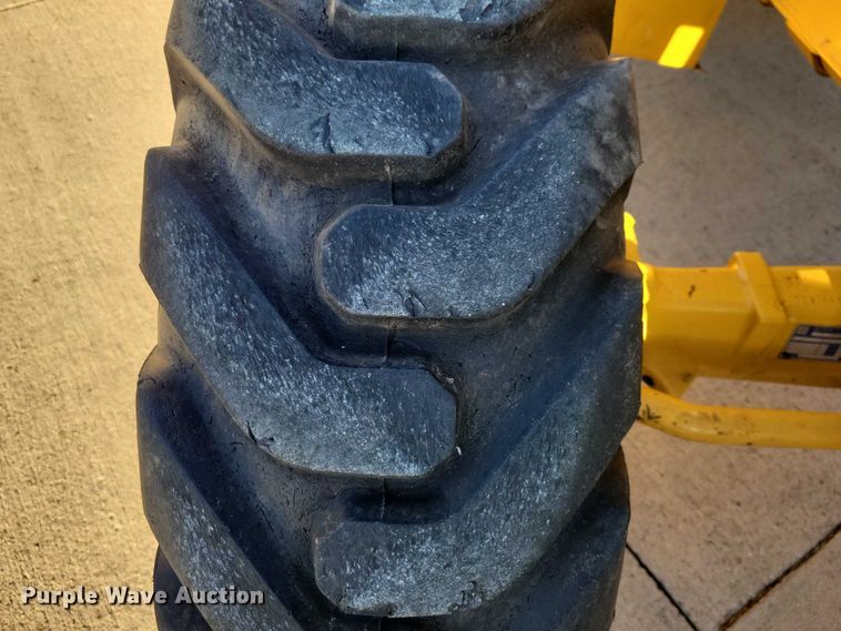 image for item EA2726 2010 John Deere 310SJ TC backhoe