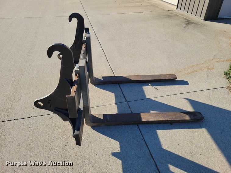 image for item EA2726 2010 John Deere 310SJ TC backhoe