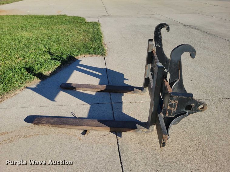 image for item EA2726 2010 John Deere 310SJ TC backhoe