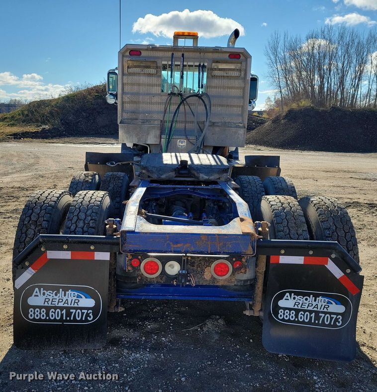 image for item EA2731 2012 Mack CXU600 semi truck