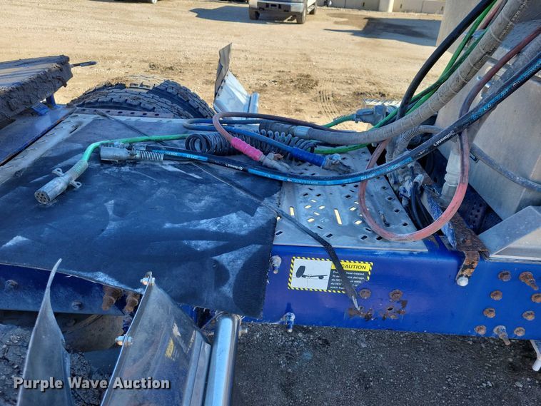 image for item EA2731 2012 Mack CXU600 semi truck