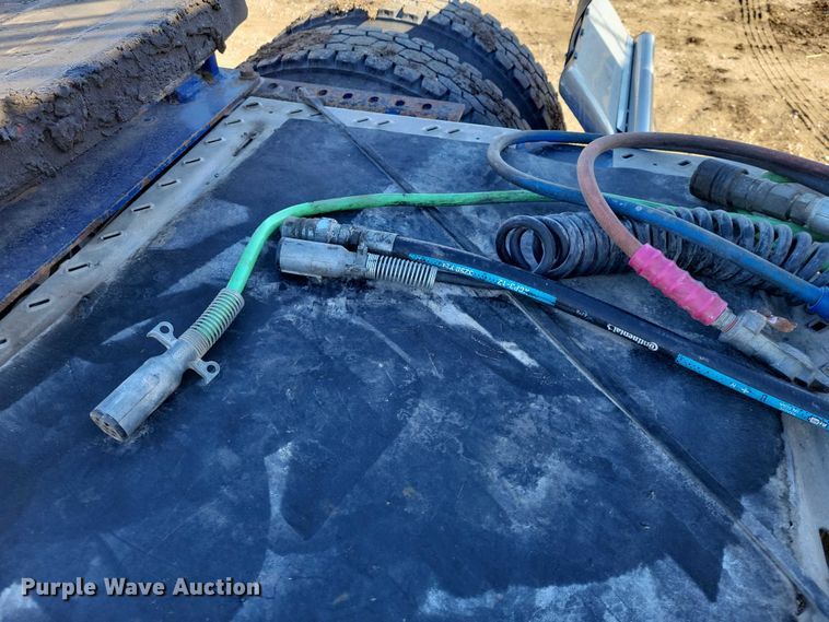 image for item EA2731 2012 Mack CXU600 semi truck