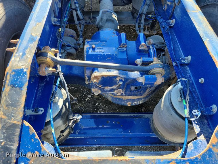 image for item EA2731 2012 Mack CXU600 semi truck