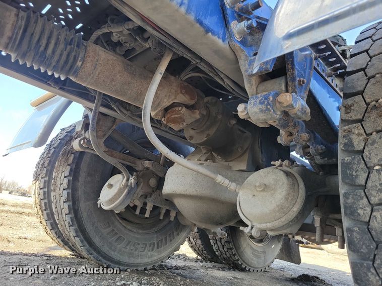 image for item EA2731 2012 Mack CXU600 semi truck