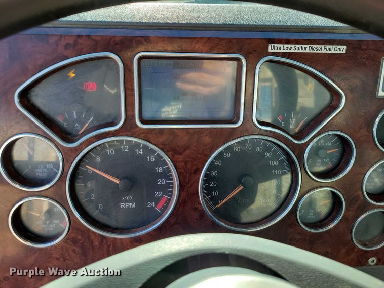 image for item EA2731 2012 Mack CXU600 semi truck