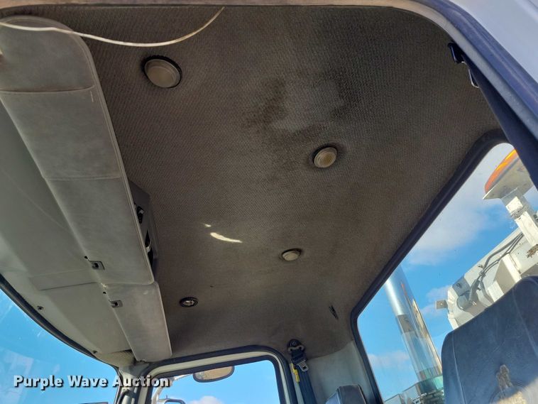 image for item EA2731 2012 Mack CXU600 semi truck