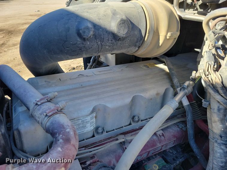 image for item EA2731 2012 Mack CXU600 semi truck