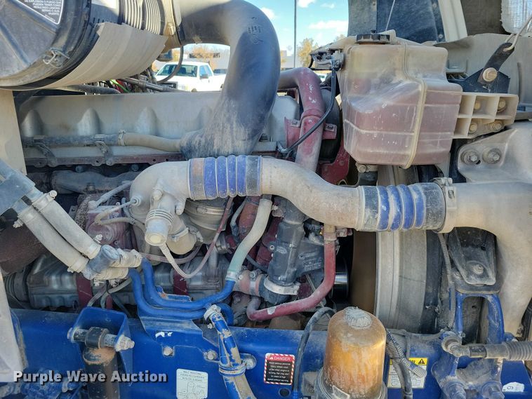 image for item EA2731 2012 Mack CXU600 semi truck