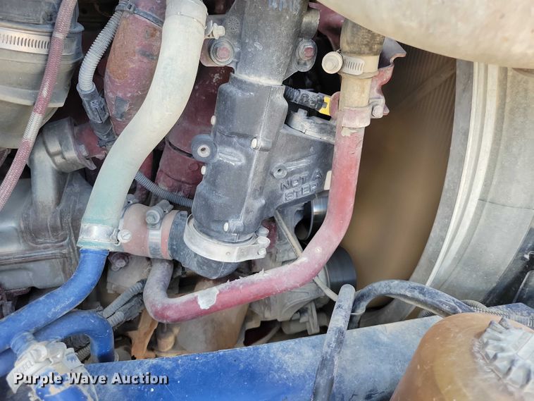 image for item EA2731 2012 Mack CXU600 semi truck