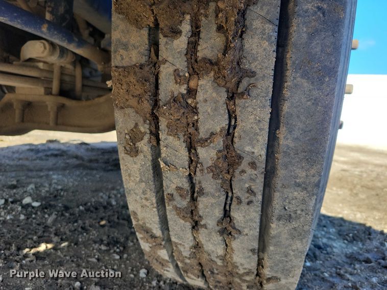 image for item EA2731 2012 Mack CXU600 semi truck