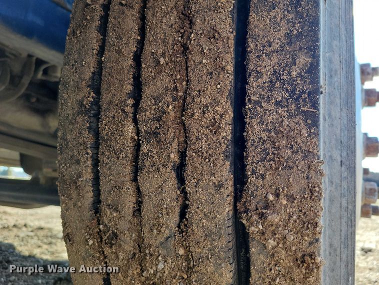 image for item EA2731 2012 Mack CXU600 semi truck