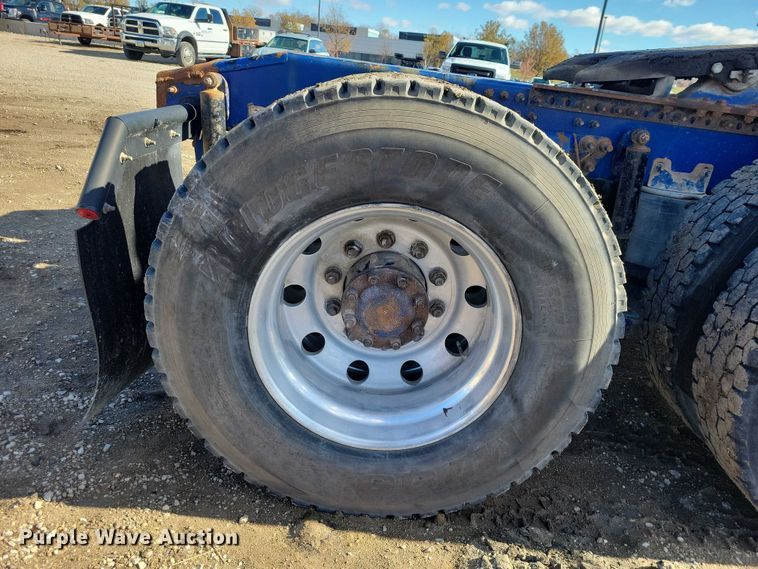 image for item EA2731 2012 Mack CXU600 semi truck