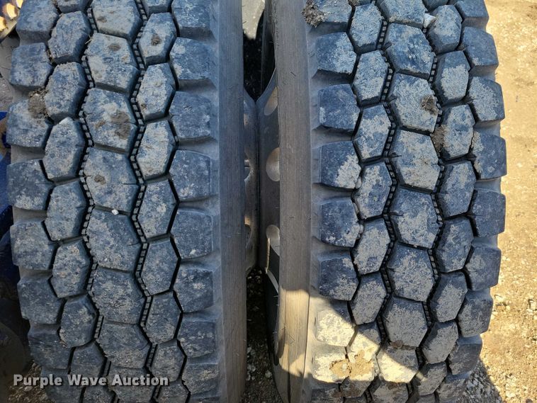 image for item EA2731 2012 Mack CXU600 semi truck