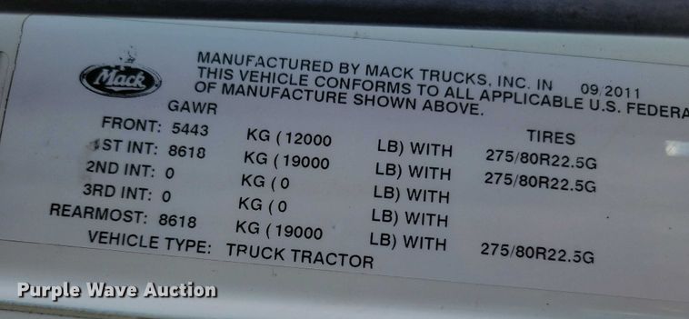 image for item EA2731 2012 Mack CXU600 semi truck