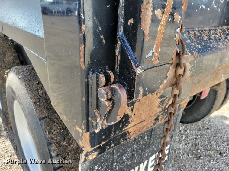 image for item EA2732 2007 Mack Granite CV713 dump truck