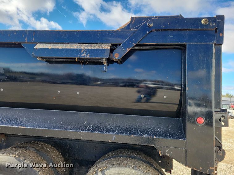 image for item EA2732 2007 Mack Granite CV713 dump truck