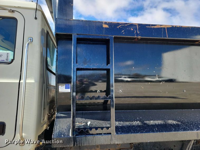 image for item EA2732 2007 Mack Granite CV713 dump truck