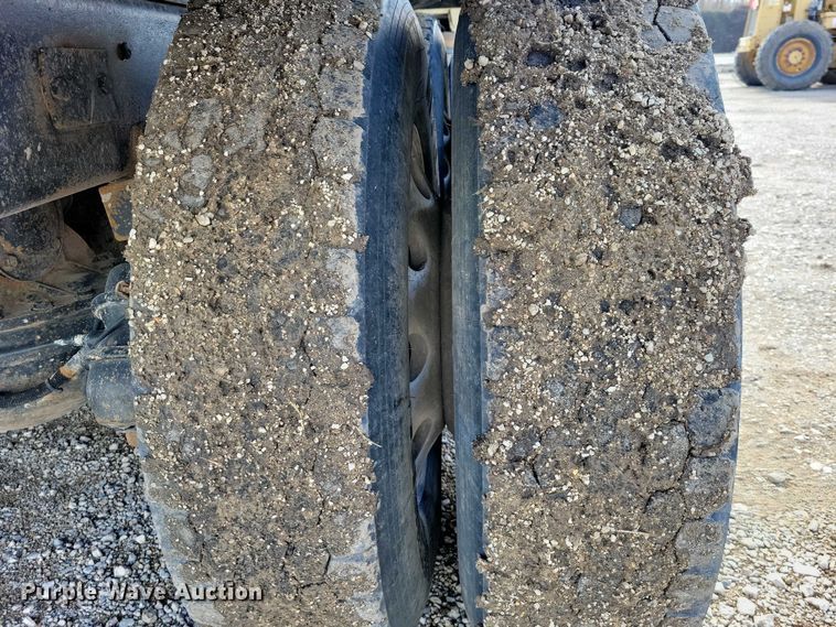 image for item EA2732 2007 Mack Granite CV713 dump truck