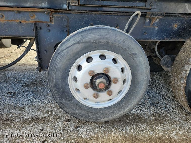 image for item EA2732 2007 Mack Granite CV713 dump truck