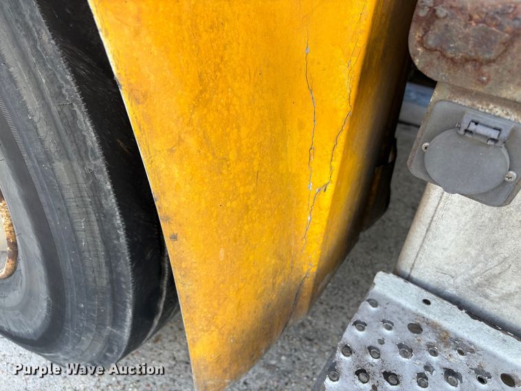 image for item EA7016 2015 Freightliner M2 box truck