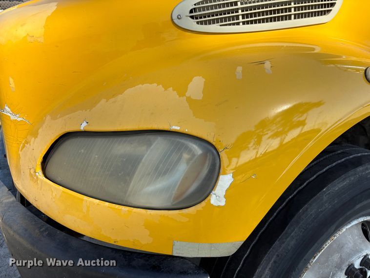 image for item EA7016 2015 Freightliner M2 box truck