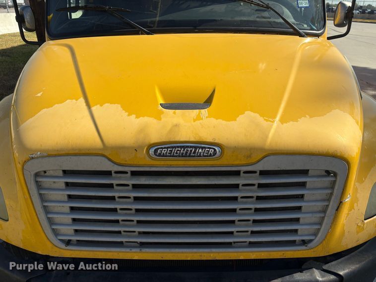 image for item EA7016 2015 Freightliner M2 box truck