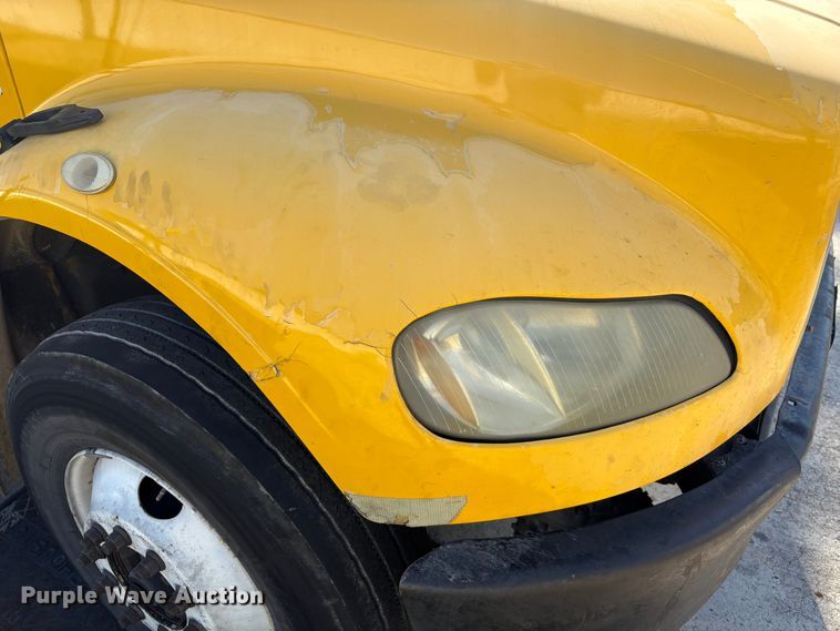 image for item EA7016 2015 Freightliner M2 box truck